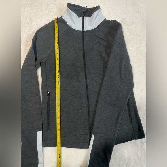 Oiselle Kara Goucher Zip Up Jacket Size S - Picture 11 of 11